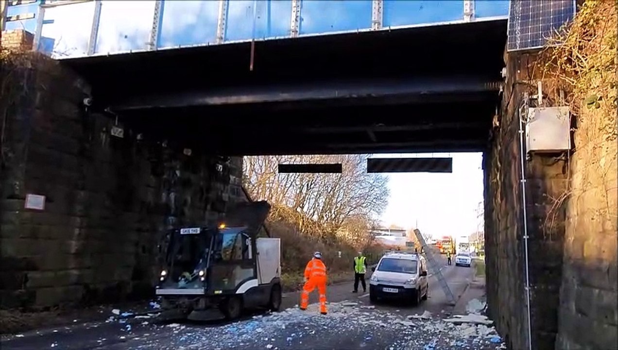 Asda lorry hits Camelon rail bridge road closed causing Christmas Eve traffic in and out of Falkirk