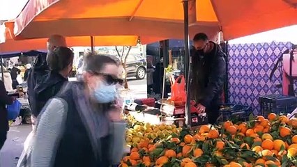 «Γεμάτη» η λαϊκή αγορά της Λαμίας - Οι τελευταίες αγορές για το διαφορετικό χριστουγεννιάτικο τραπέζι