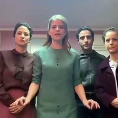 Άγριες Μέλισσες: Οι πρωταγωνιστές λένε τα κάλαντα  και το βίντεο γίνεται viral!