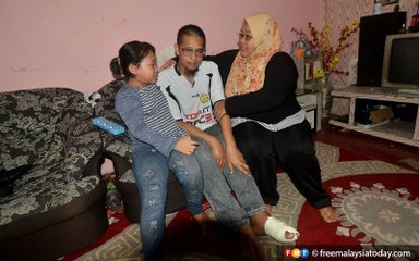 Tukang sapu pikul beban suami sebagai ketua keluarga