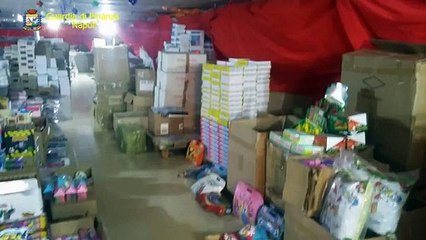 Pollena Trocchia (NA) - Sequestro di giocattoli e altri prodotti per bambini non a norma (24.12.20)