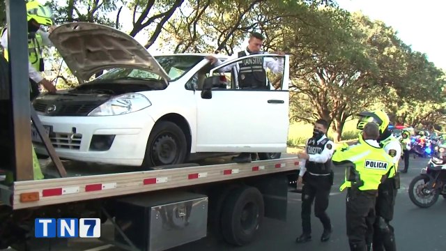 tn7-transito-detuvo-chofer-que-choco-varios-vehiculos-en-intento-de-escape-241220