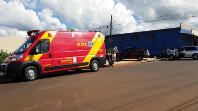 Audi e Uno se envolvem em forte colisão de trânsito na Rua Leonardo da Vinci, no Bairro Interlagos