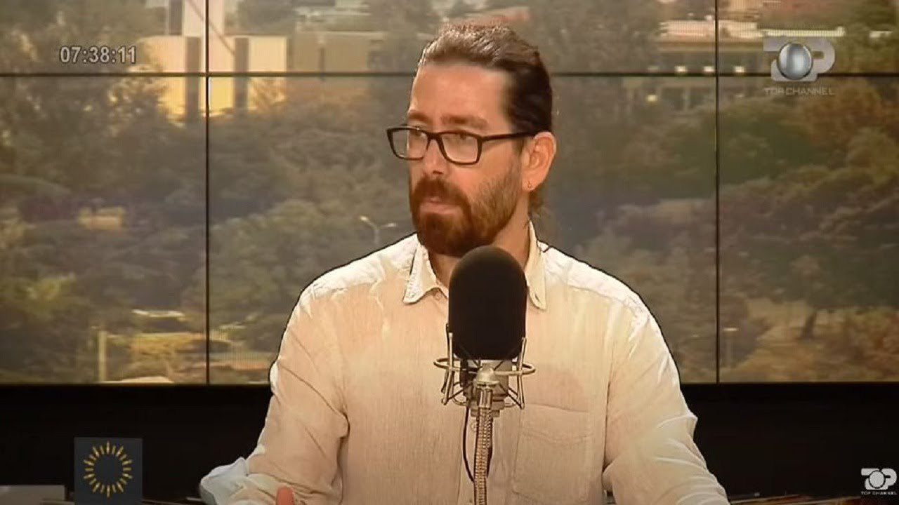 Wake Up/Koloreto Cukali:Portalet që shpifin, në...
