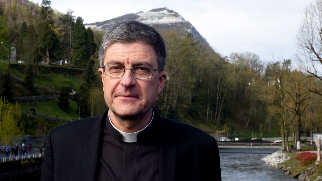 Mgr Éric de Moulins-Beaufort : La violence est dans le cœur des hommes, et tout homme est capable d'utiliser toutes sortes d'idéologies, de pensées, pour justifier sa violence. Il y a un travail à faire pour aider les croyants à sortir de la violence.