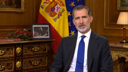 Felipe VI se desmarca de su padre y apela a la Constitución