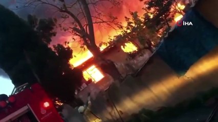 Sarıyer’de 3 Gecekondu Alev Alev Yandı: İtfaiye Eri Ölümden Döndü