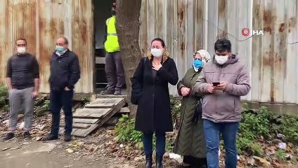 Freni boşalan nakliyat kamyonu 10 metre yüksekten boş alana uçtu