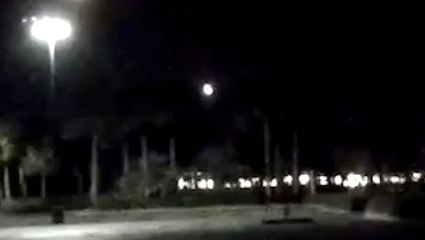 Possible meteor caught in night sky over Florida