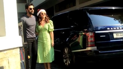 Alia Bhatt Ranbir Kapoor CHRISTMAS PARTY CUTE LOOK VIRAL; FULL VIDEO | Boldsky