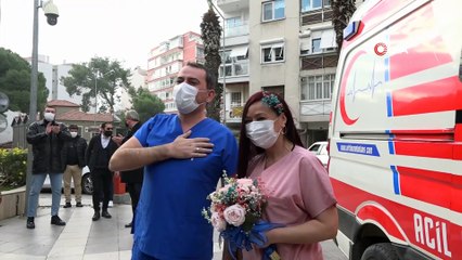 Hemşire önlüğü gelinlik, ambulans ise gelin arabası oldu