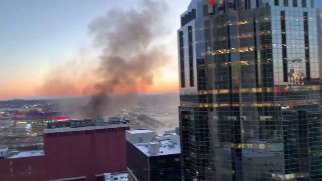 Etats-Unis: forte explosion liée à un véhicule dans le centre-ville de Nashville