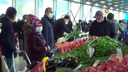 Tokat’ta kısıtlama öncesi pazarda yoğunluk