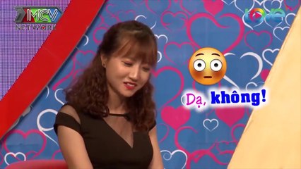 Cô nàng TRINH NGUYÊN chưa từng yêu ai, SƯỚNG RẦN RẦN khi được bạn trai TRAO NỤ HÔN ĐẦU phấn khích