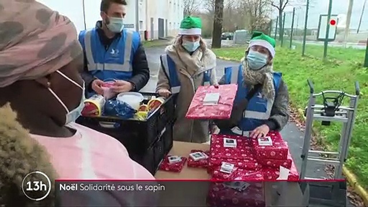 Solidarité : le Secours populaire distribue des cadeaux aux enfants d'un foyer