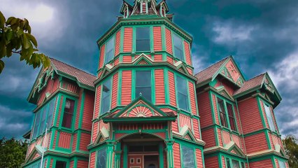 10 Mansions No One Wants To Buy Even For Even $1