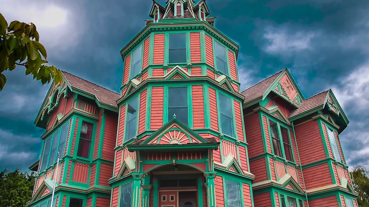 10 Mansions No One Wants To Buy Even For Even $1