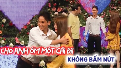 Vừa mở rào chàng trai SẤN SỔ ÔM chầm lấy bạn gái và cái kết RỚT NƯỚC MẮT dù gia đình khuyên hết lời