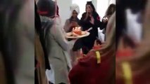 Nevşehir’de yurtta karantinada olan 3 İngiliz kıza sürpriz noel pastası kesildi