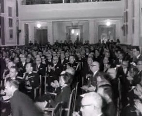 Remise de doctorat par la reine - Archives de la ERT