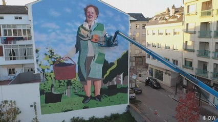 Honoring grandmothers with street art