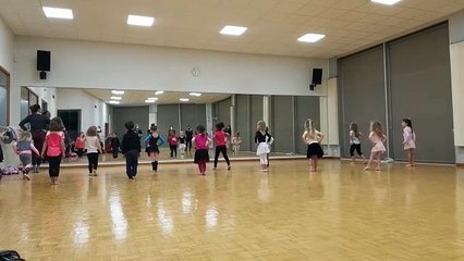 Retrouvailles en dansant pour les tout petits