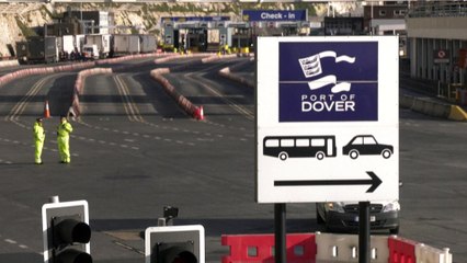 Un millar de soldados británicos alivia el colapso del Canal de la Mancha