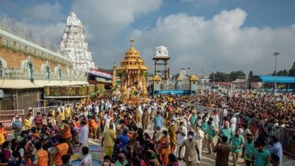 Vaikunta Ekadasi Celebrations in Tirumala వైకుంఠ ఏకాదశి.. రథం ఊరేగించిన మహిళా ఉద్యోగినులు...!!