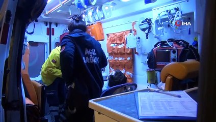 Servis minibüsü elektrikli bisikletle çarpıştı