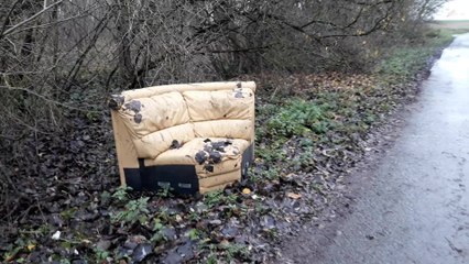 Fontenoy dépôt sauvage le long de l'E42  26.12.2020