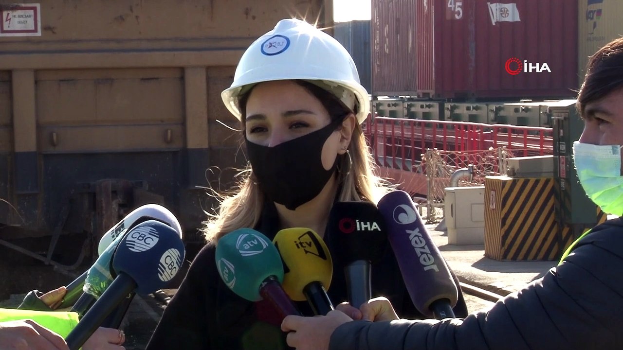 - Türkiye'den Çin'e giden ikinci ihracat treni, Azerbaycan'a ulaştı- Çin'e ihracat yükü taşıyan ikinci tren Bakü Deniz Limanı'nda