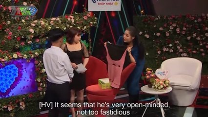 Ông bố một con ĐI TÌM NGƯỜI YÊU, vừa mở rào XIN ÔM BẠN GÁI một cái tặng ngay CHIẾC VÁY bấm nút liền