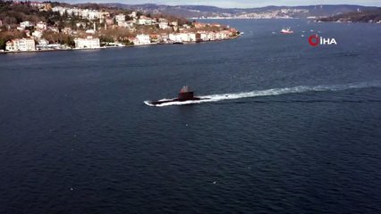 Türk denizaltısı İstanbul Boğazı’ndan böyle geçti