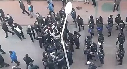 Kadın cinayetleri için sokağa çıkan kadınlar gözaltına alındı