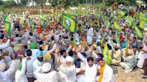 Farmers protesting at Delhi borders firm in their demands as Centre, farm unions set to resume talks
