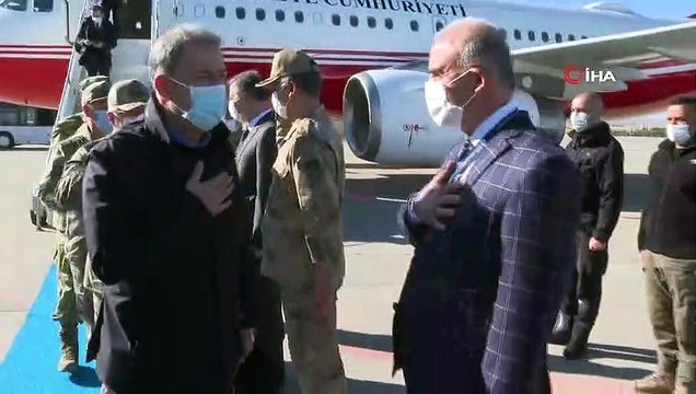 - Bakan Akar ve TSK komuta kademesi sınır hattında