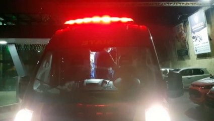 Criança de 8 anos fica ferida ao cair de parquinho, no Centro