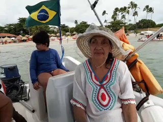 LÍDIA, MIDIAN, RAPHAELL E OSMILTON NA LANCHA INDO A PRAIA COROA DO AVIÃO 25_12_2020