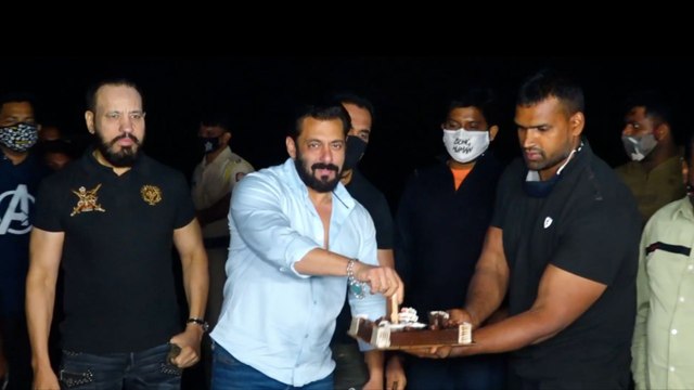 Salman Khan की Birthday Party में पहुंचे ये Bollywood Celebs | FilmiBeat