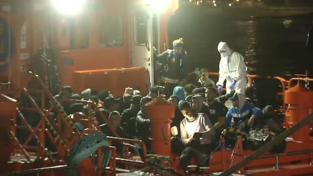Salvamento Marítimo rescata a 286 personas en un día en Canarias