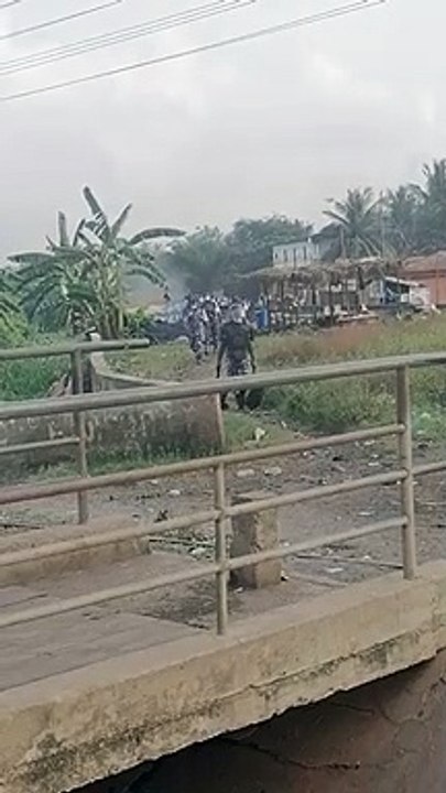 La Gendarmerie Togolaise disperse la population et ramasse des moutons à Gbossimé le jour de Noël