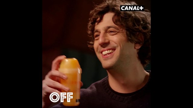 Max Boublil face à Laurie Cholewa dans Off Tchi Tcha
