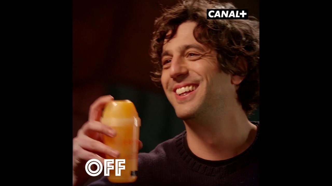 Max Boublil face à Laurie Cholewa dans Off Tchi Tcha