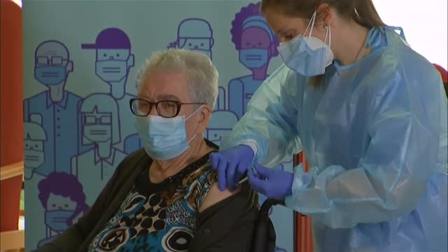 Los ancianos de la residencia Feixa Llarga de L'Hospitalet, primeros vacunados en Cataluña