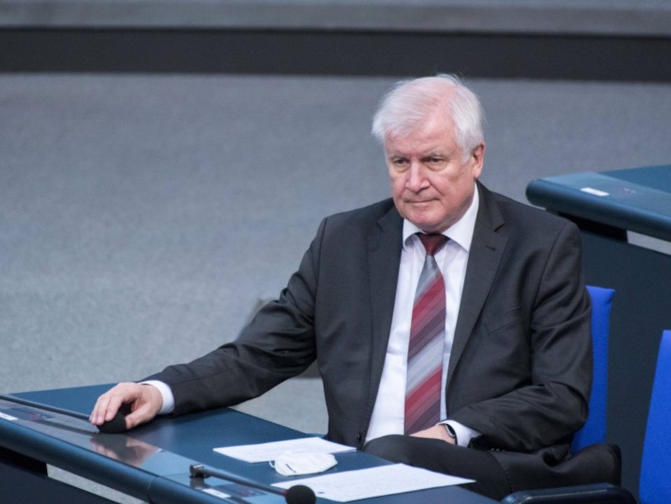 Horst Seehofer will 'keine Sonderrechte für Geimpfte'