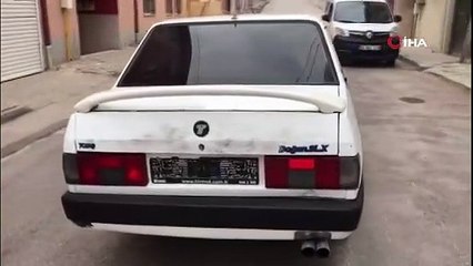 Kendi araçlarına takmak için başka bir aracın kapısını ve farını çaldılar