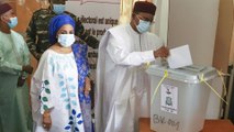 الناخبون في النيجر يدلون بأصواتهم لاختيار رئيس جديد