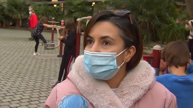 Muñecas con mascarilla o enfermas de coronavirus, los juguetes que arrasan para Reyes