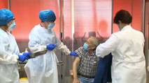 Nicanor, de 72 años, primer madrileño en recibir la vacuna contra el Covid