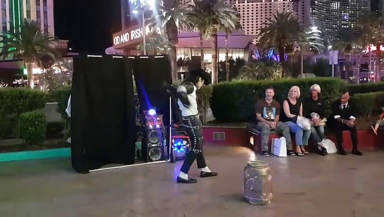 Amazing Michael Jackson street performance in Las Vegas_2